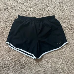 Girls Nike Tempo Shorts
